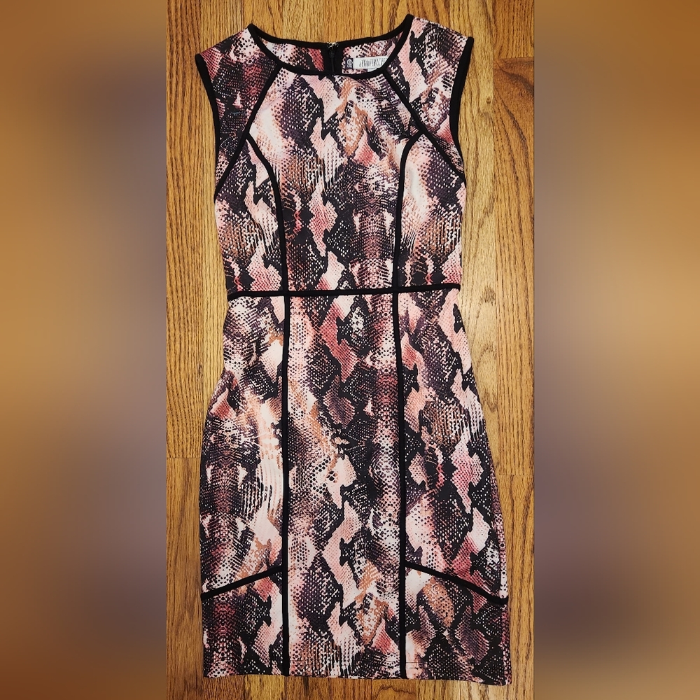 Size: 2 Jennifer Lopez Pink Snake Skin Print Dress, Like-new